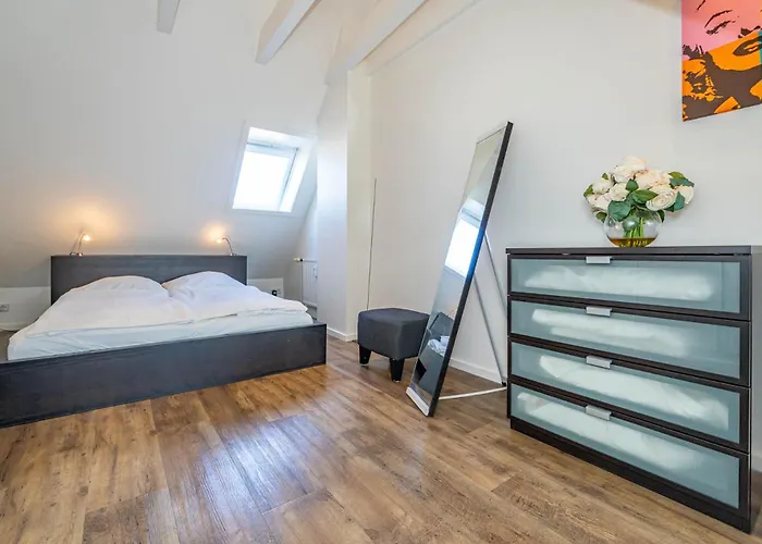 Bismarckstrasse 5a, App 15